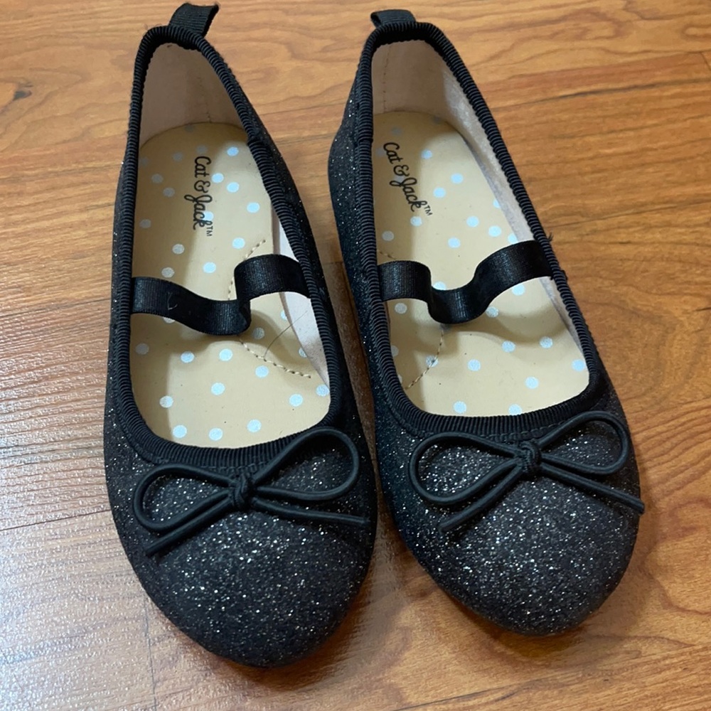 Adorable Toddler girls cat and jack flats size 8.